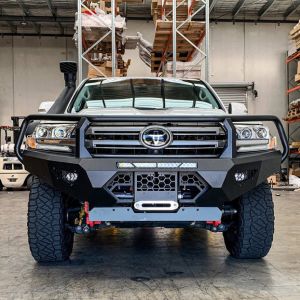 Off-Road Animal Toro Bull bar, Toyota Land Cruiser 200 Series 2015 on