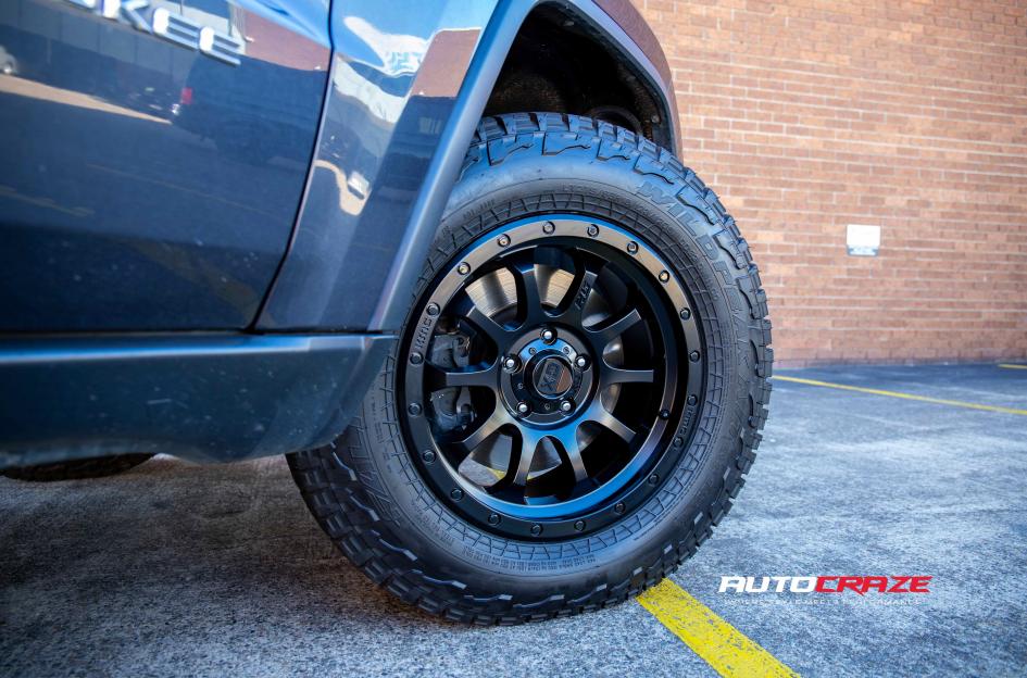 JEEP-GRAND-CHEROKEE-RG3-SATIN-BLACK