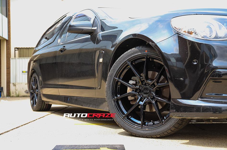 HOLDEN-COMMODORE-VENOM-GLOSS-BLACK