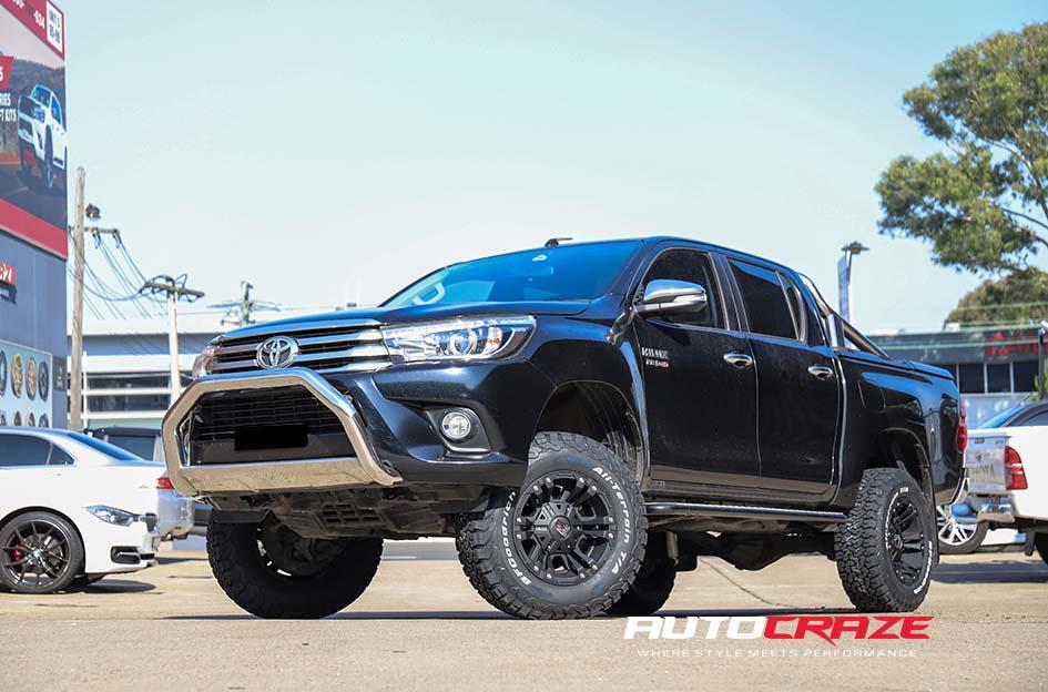 TOYOTA HILUX 4WD MONSTER XD 2 MATTE BLACK