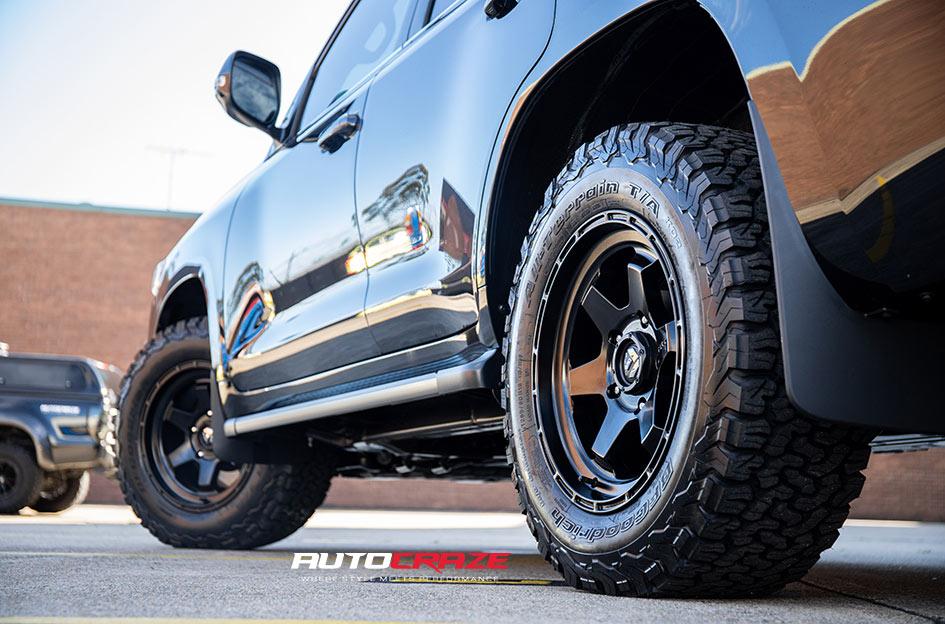 TOYOTA LANDCRUSIER SHOK MATTE BLACK