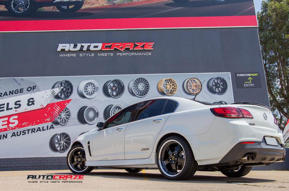 HOLDEN COMMODORE VF FR