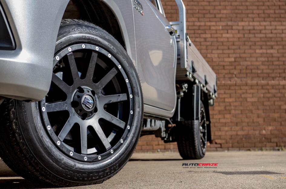 TOYOTA HILUX N70 4WD HEIST SATIN BLACK