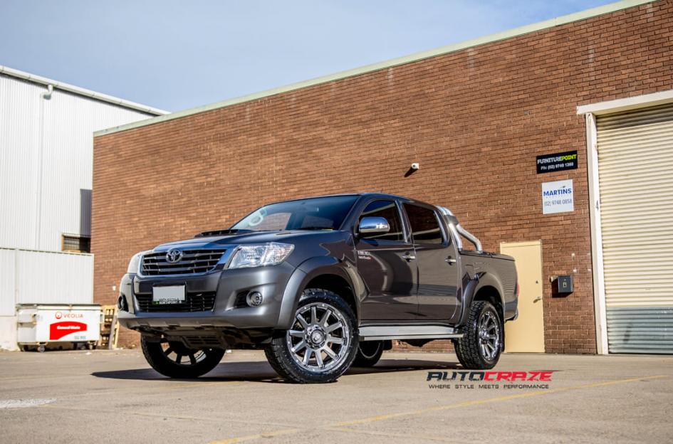 TOYOTA HILUX N70 4WD GD05 GRAPHITE WITH MILLED ACCENTS