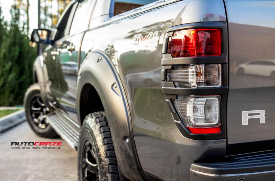 FORD RANGER BEAST GLOSS BLACK MILLED ACCENTS