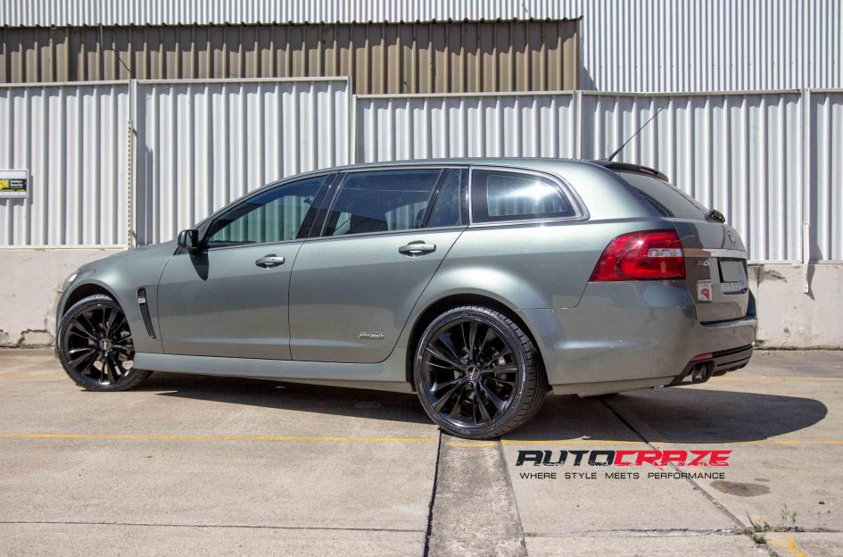 HOLDEN-COMMODORE-KAPTIVE-SATIN-BLACK
