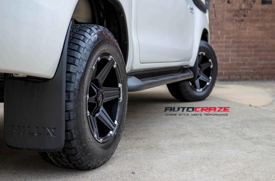TOYOTA HILUX 4WD T-12