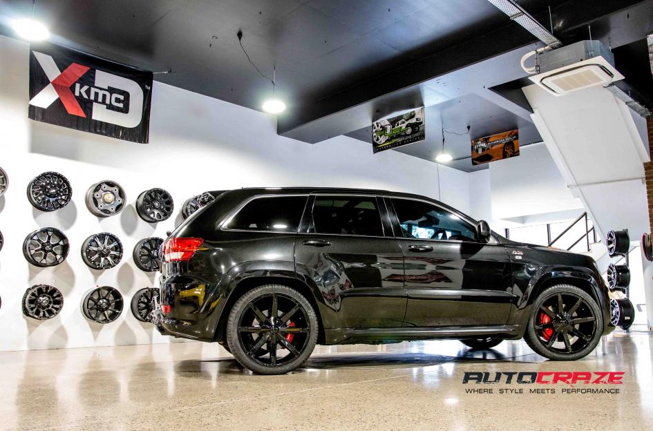 JEEP-GRAND-CHEROKEE-SLIDE-GLOSS-BLACK
