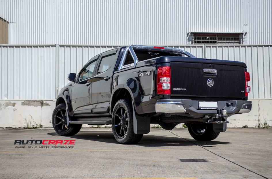 HOLDEN COLORADO COUPLER BLACK MACHINED WITH DARK TINT