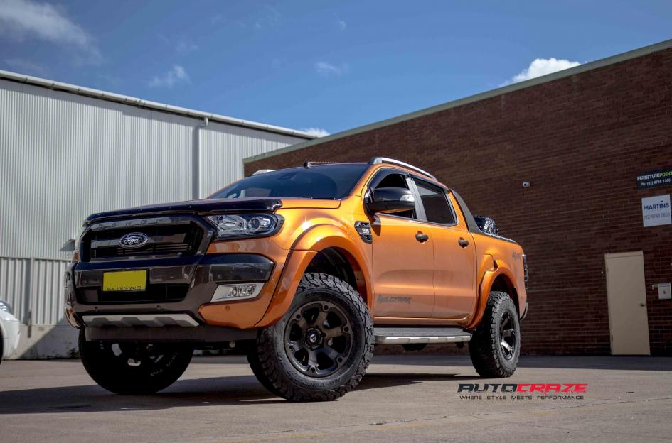 FORD RANGER BEAST BLACK MACHINED WITH DARK TINT