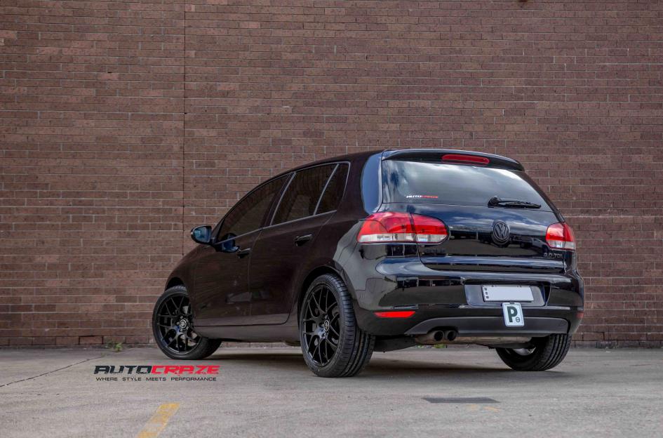 VOLKSWAGEN GOLF M SPEC MATTE BLACK