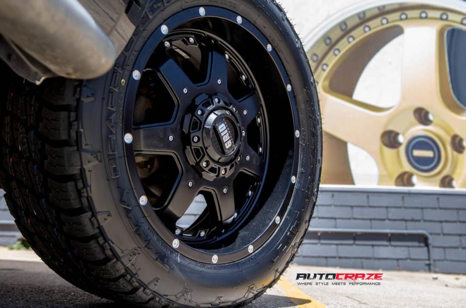 NISSAN NAVARA GD01 BLACK WITH CHROME INSERTS