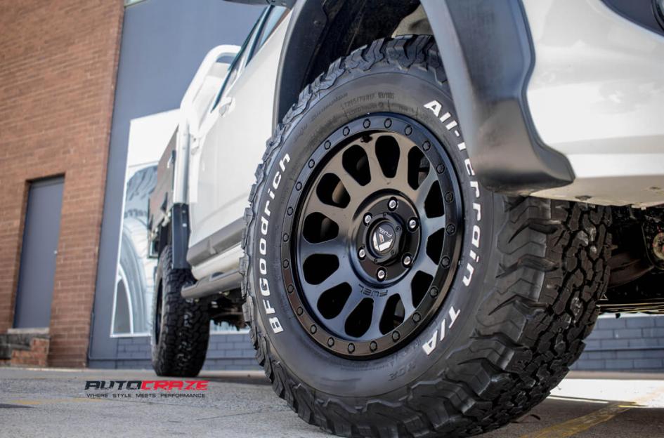 HOLDEN COLORADO VECTOR MATTE BLACK