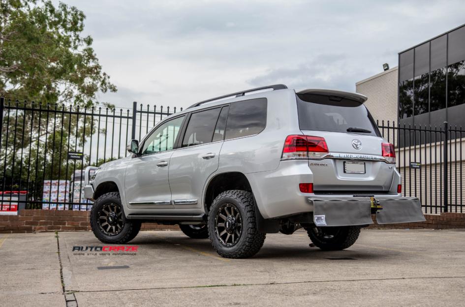 TOYOTA LANDCRUSIER GD05 BRONZE DARK TINT WITH MATTE BLACK