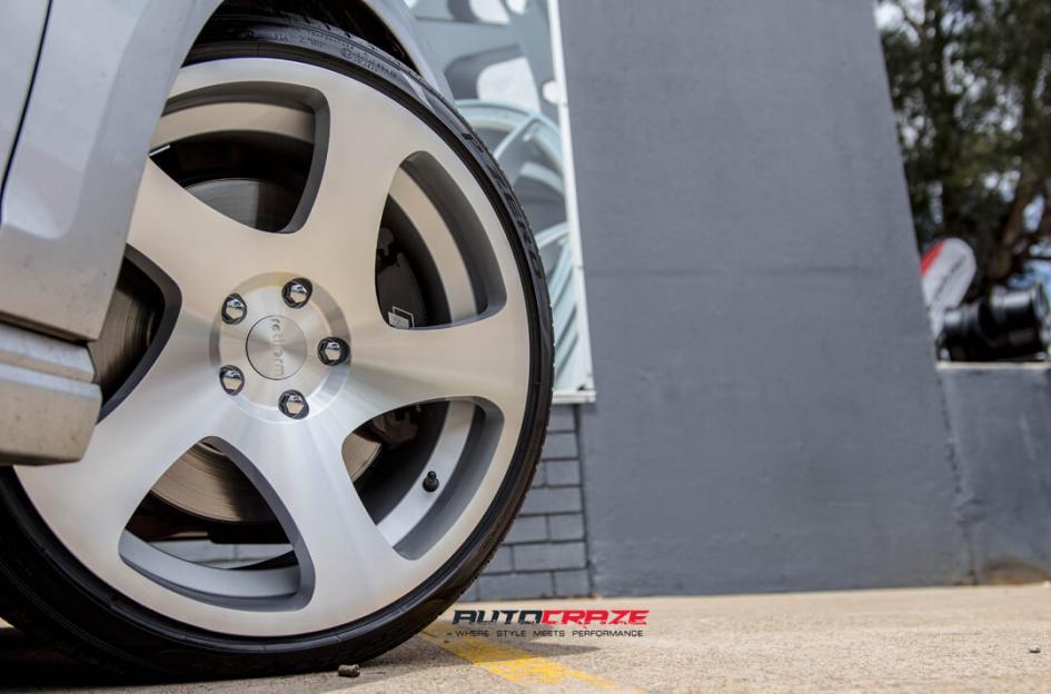 VOLKSWAGEN-GOLF-TMB-SILVER-MACHINED-FACE
