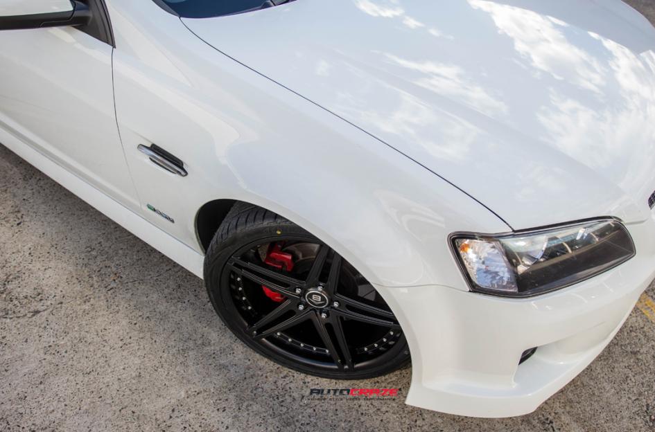 HOLDEN-COMMODORE-DICTATOR-MATTE-BLACK