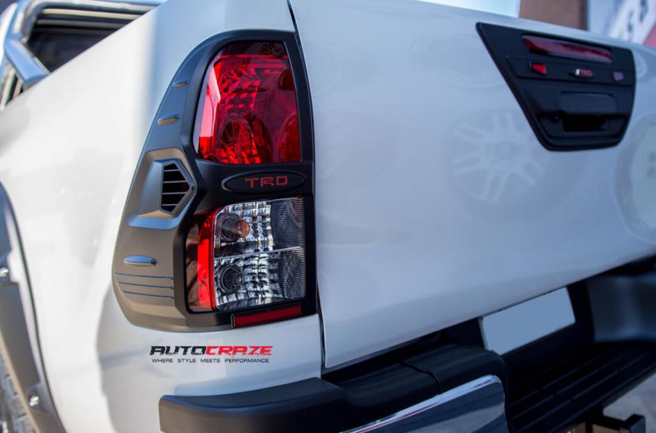 TOYOTA HILUX N80 4WD GD01 BLACK WITH CHROME INSERTS
