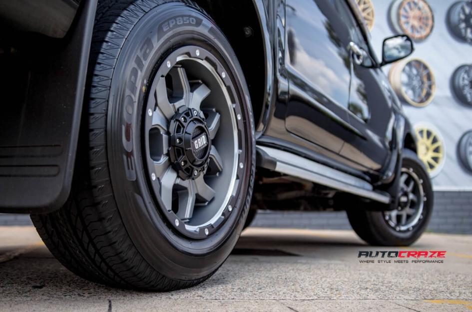 TOYOTA HILUX N70 4WD GD07 MATTE ANTHRACITE MILLED WITH BLACK LIP