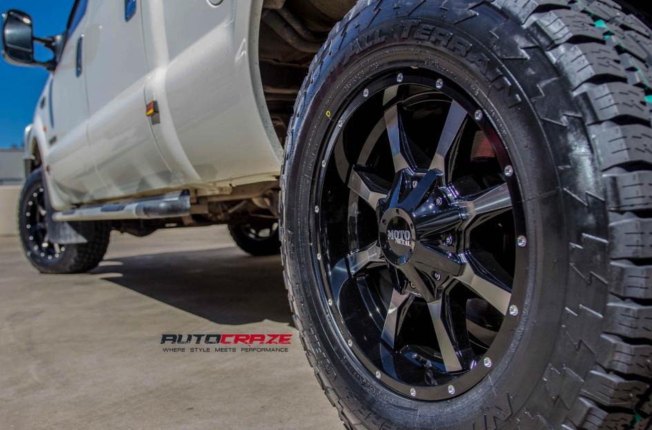FORD F250 MO970 GLOSS BLACK MACHINED FACE