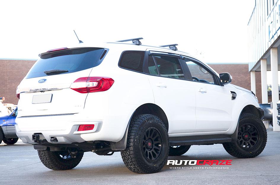 FORD EVEREST VICTIM MATTE BLACK
