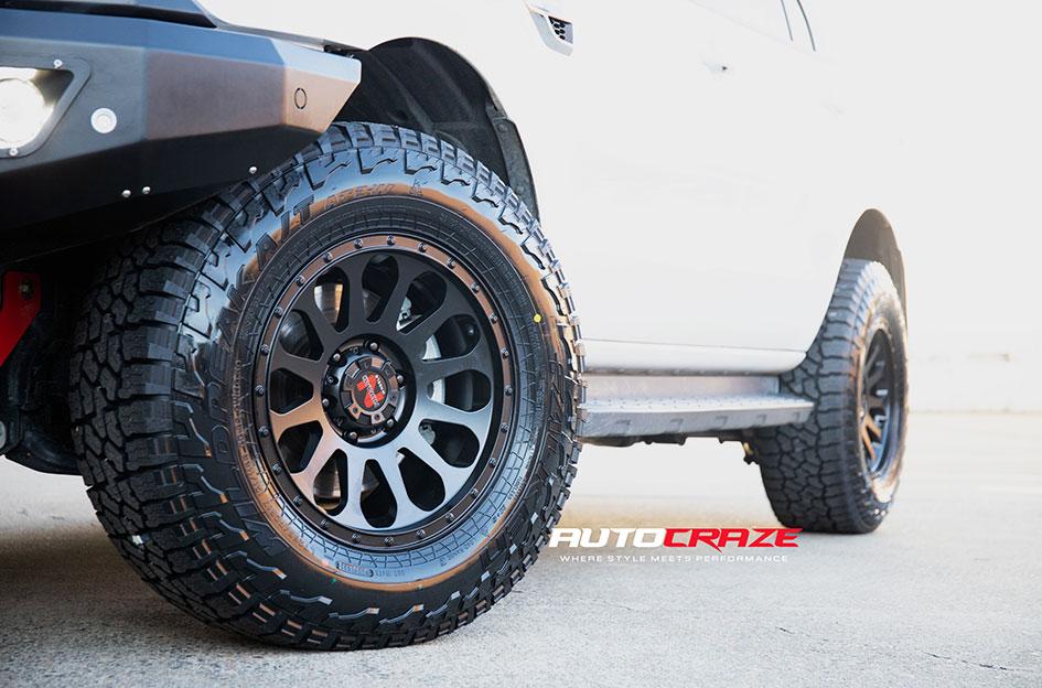 FORD EVEREST VICTIM MATTE BLACK