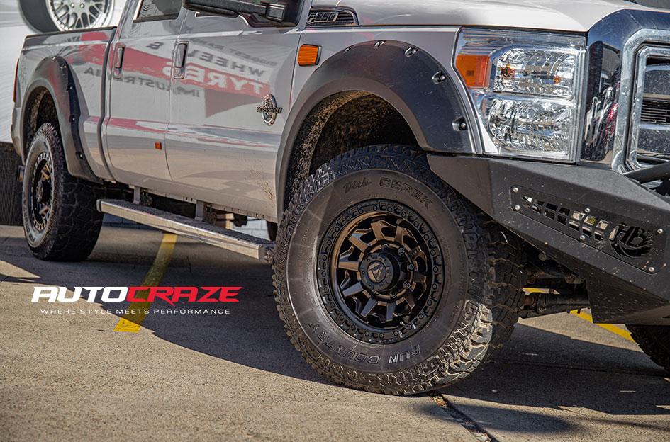 FORD F250 COVERT BRONZE BLACK LIP