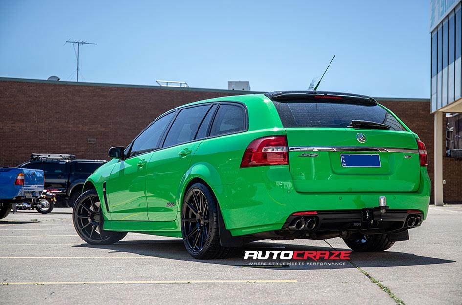 HOLDEN-COMMODORE-SSV-SF04-MATTE-BLACK