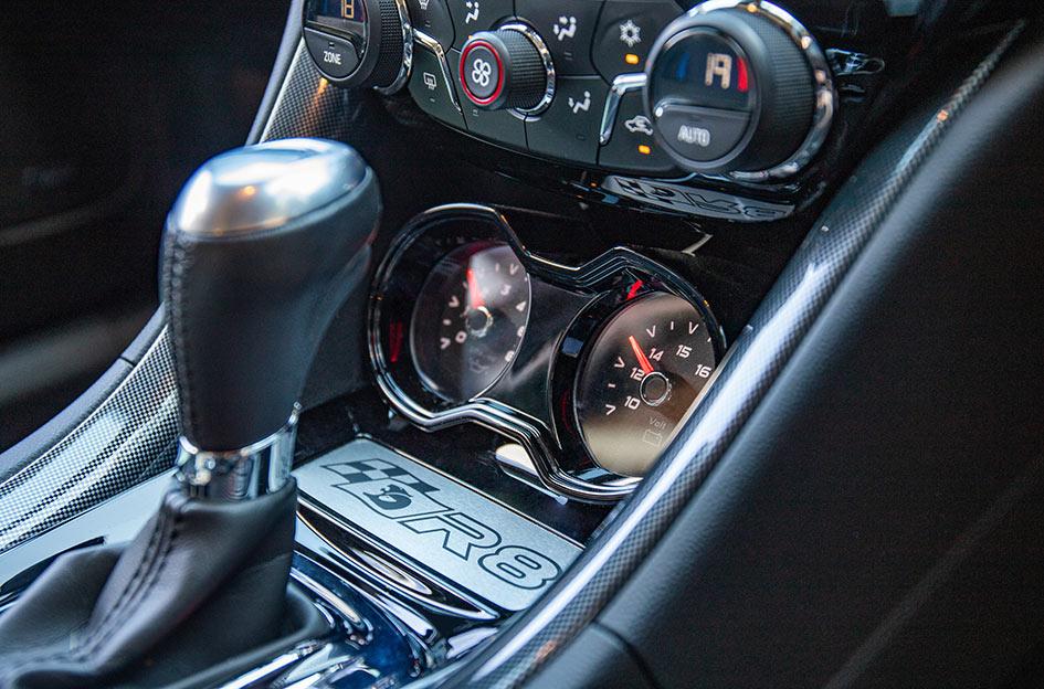 HOLDEN-COMMODORE-HSV-CLUBSPORT-R8-IFG39-SILVER-MACHINED-FACE