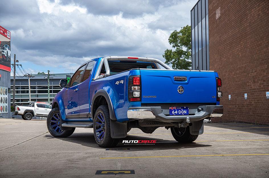 HOLDEN COLORADO CONTRA GLOSS BLACK BLUE TINTED CLEAR