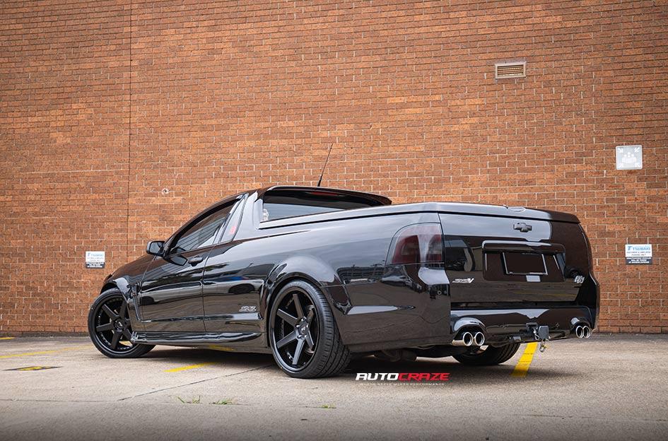 HOLDEN-COMMODORE-VF-SS-UTE-ALTAIR-MATTE-BLACK-WITH-GLOSS-BLACK-LIP