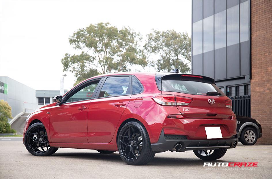 HYUNDAI I30 SSW LEMANS GLOSS BLACK