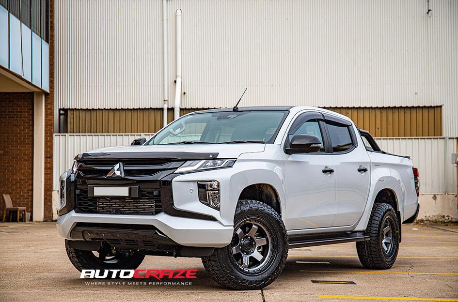MITSUBISHI TRITON BLOCK MATTE ANTHRACITE BLACK RING