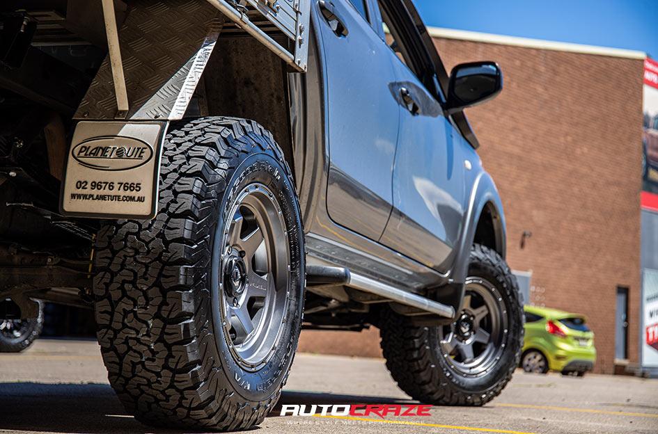 MITSUBISHI TRITON SHOK ANTHRACITE 