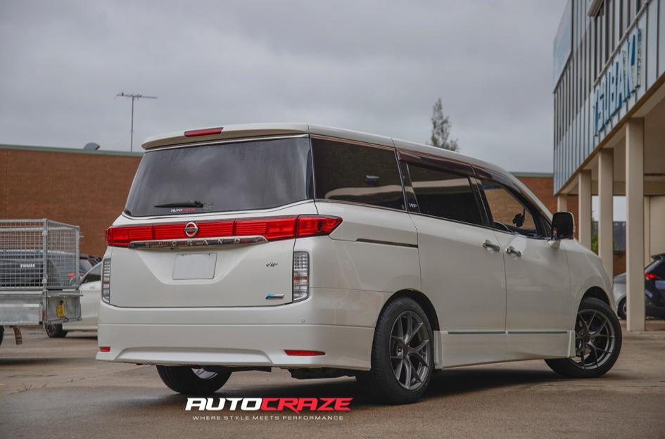 NISSAN ELGRAND ZR3 GUNMETAL