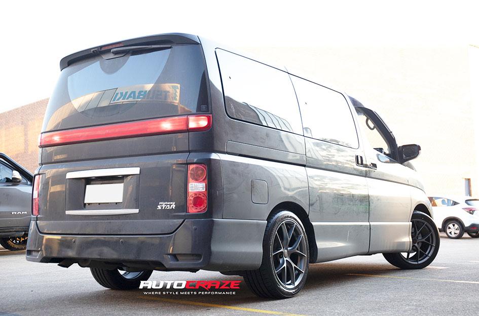 NISSAN ELGRAND ZR3 GUNMETAL