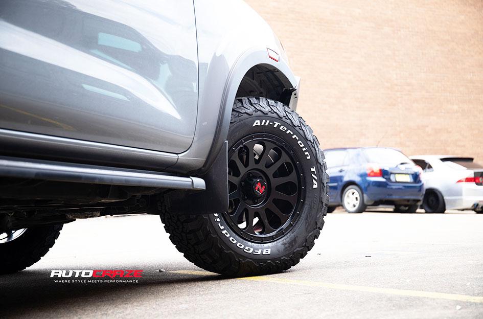 NISSAN NAVARA VICTIM MATTE BLACK