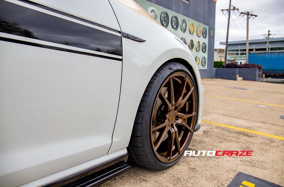 VOLKSWAGEN GOLF SF06 BRONZE