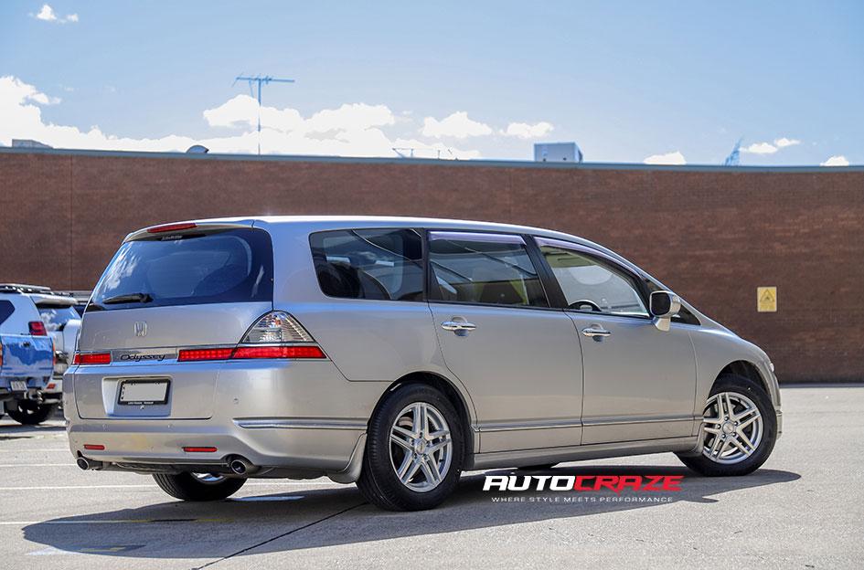 HONDA-ODYSSEY-DECEIT-SILVER-MACHINED
