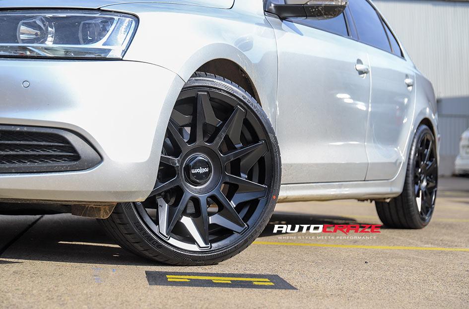 VOLKSWAGEN JETTA CVT MATTE BLACK