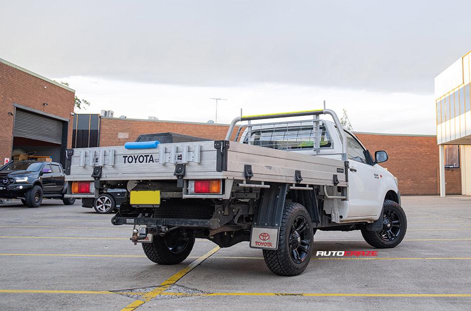 TOYOTA HILUX N70 4WD BROOKLYN MATTE BLACK