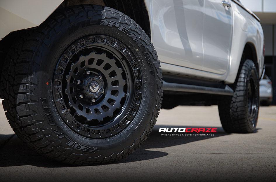 TOYOTA HILUX N80 4WD ZEPHYR MATTE BLACK