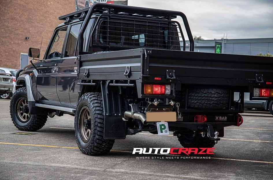 TOYOTA LANDCRUISER HURRICANE SATIN BRONZE BLACK LIP