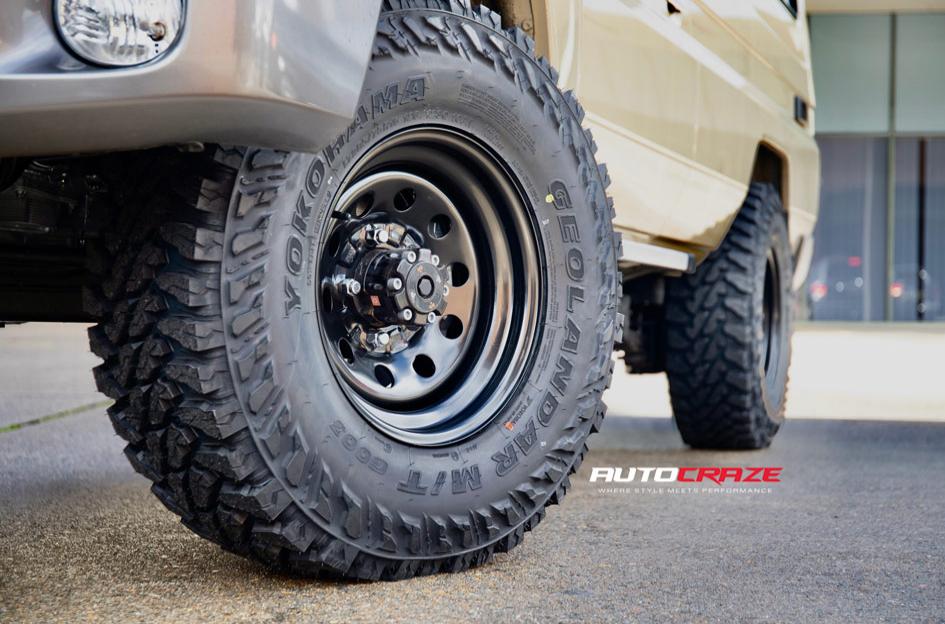 TOYOTA LANDCRUISER MODULAR BLACK