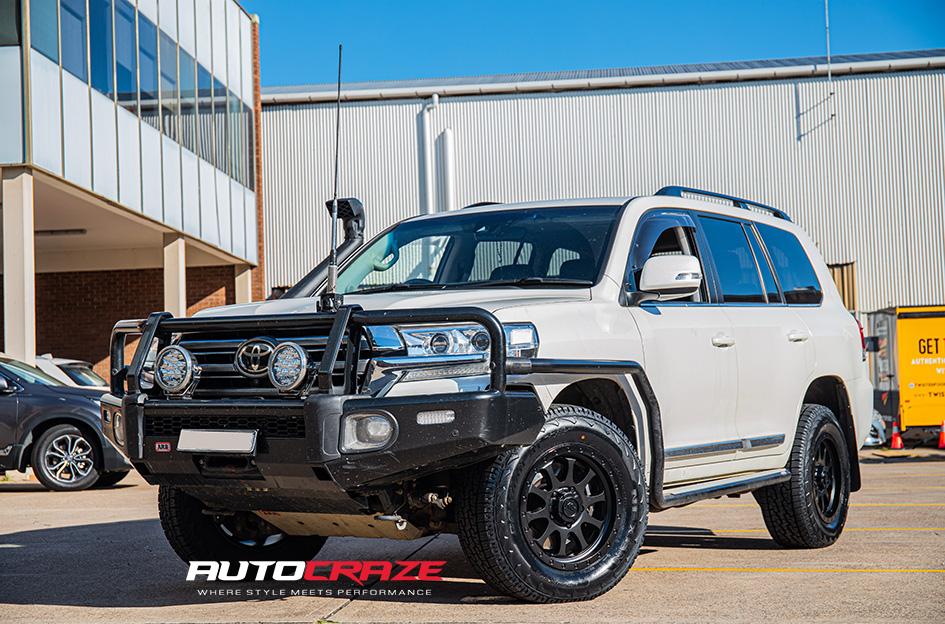 TOYOTA LANDCRUISER HURRICANE SATIN BLACK