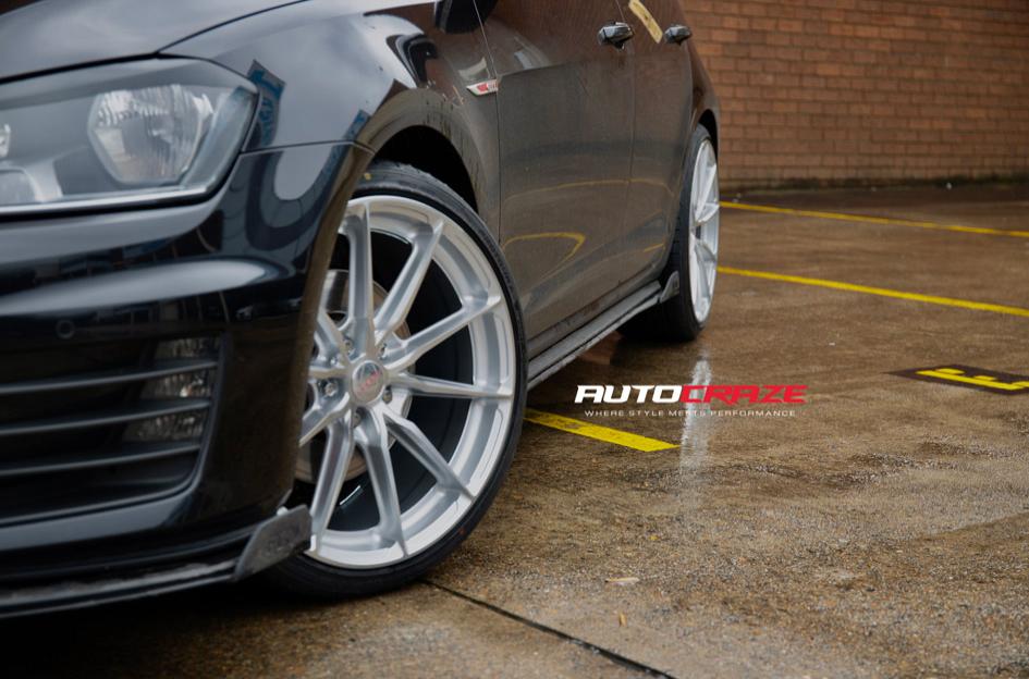 VOLKSWAGEN GOLF ZR6 POLISHED SILVER