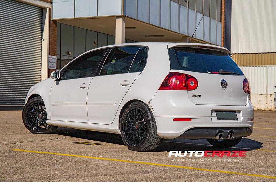 VOLKSWAGEN-GOLF-ZR1-GLOSS-BLACK