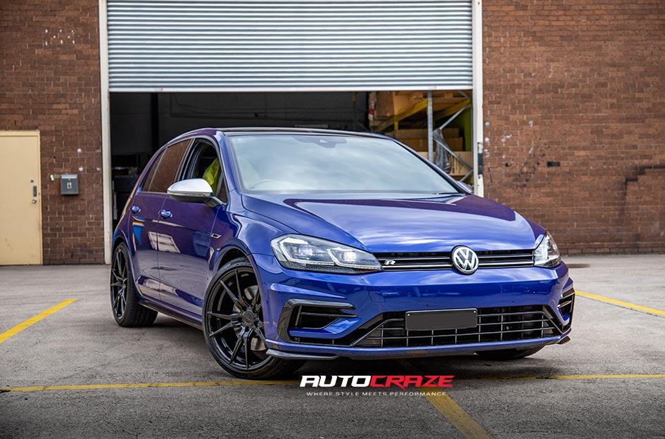 VOLKSWAGEN GOLF SF06 SATIN BLACK