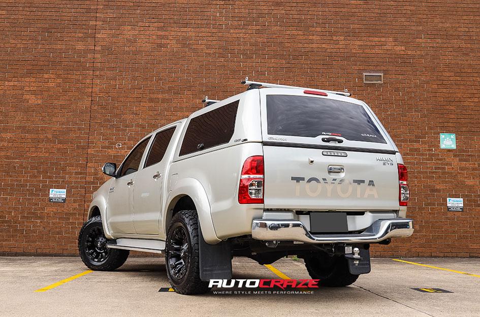 TOYOTA LANDCRUSIER VAPOR MATTE BLACK