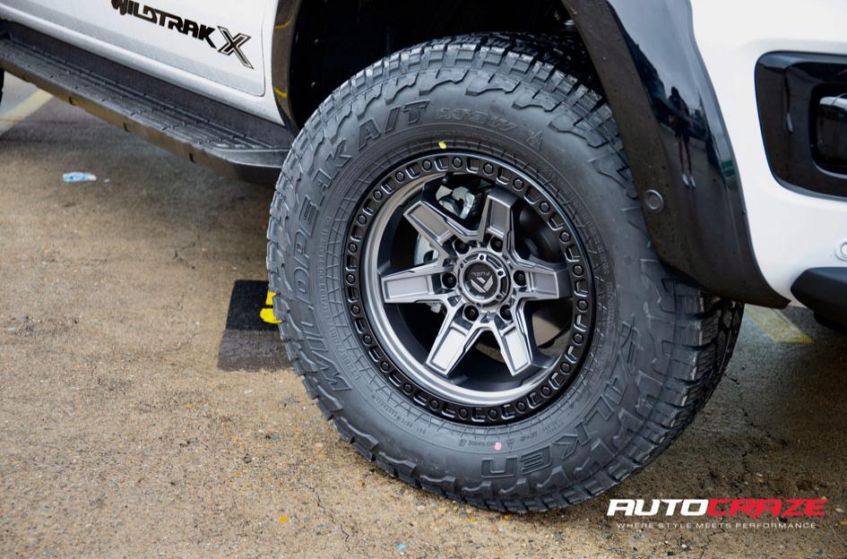 FORD RANGER KICKER ANTHRACITE BLACK LIP