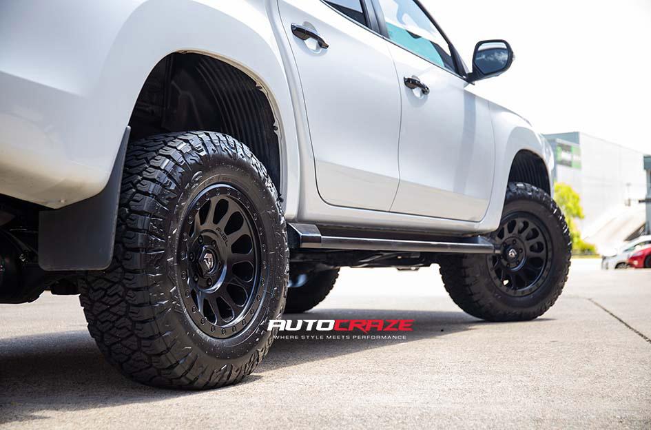 MITSUBISHI TRITON VECTOR MATTE BLACK